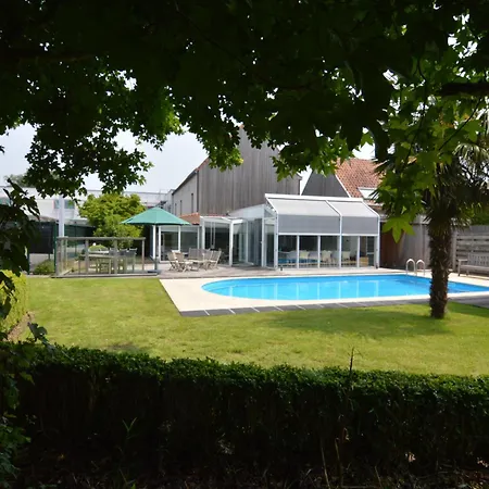 Villa Splendid In Flemish Ardennes With Pool Wolvenhoek